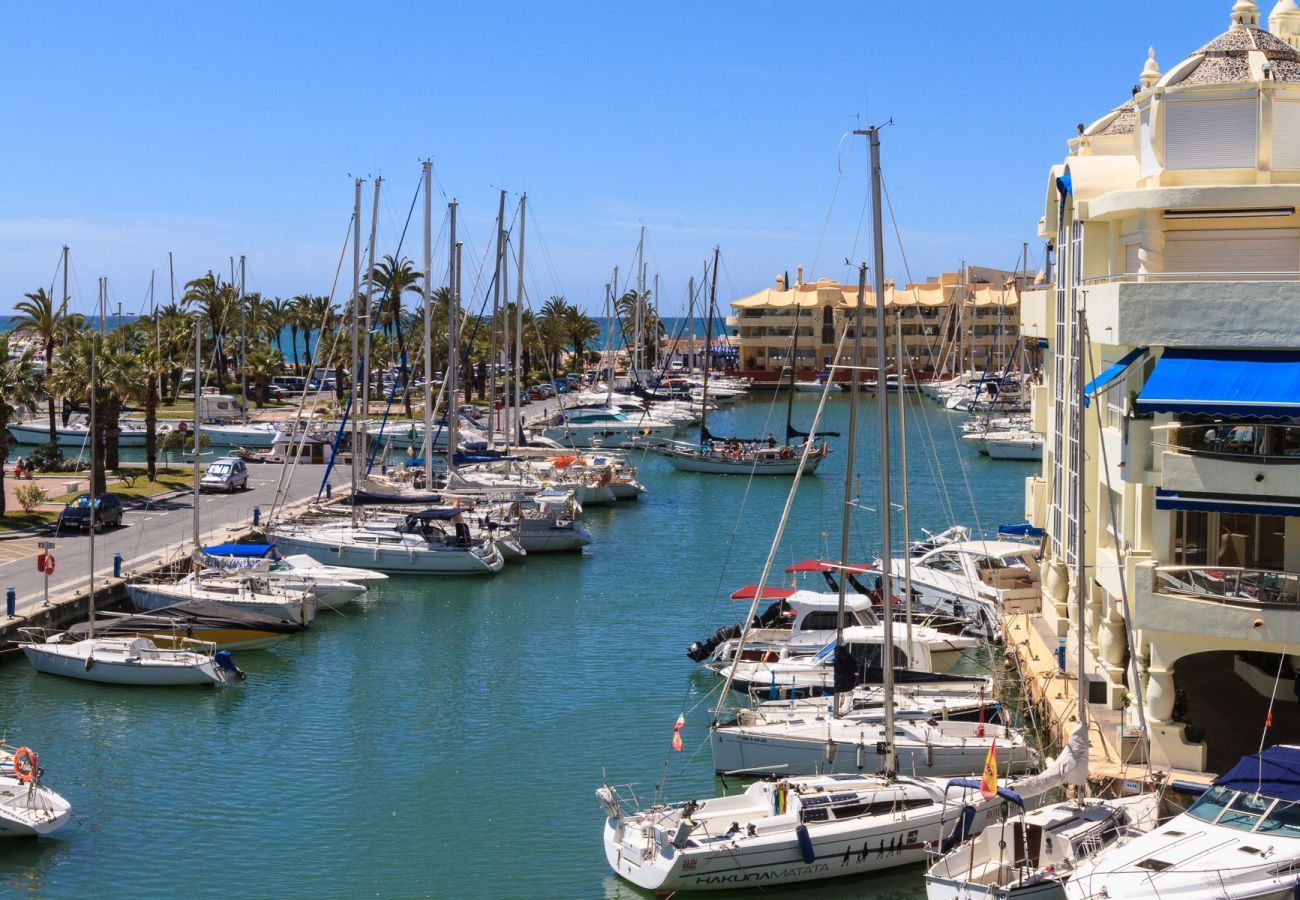 Ferienwohnung in Benalmádena - Puerto Marina - 2 terraces and direct view to the Marina