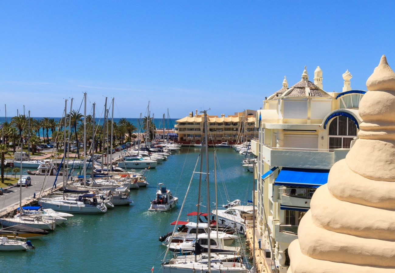 Ferienwohnung in Benalmádena - Puerto Marina - 2 terraces and direct view to the Marina