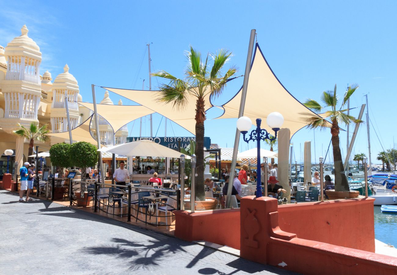 Ferienwohnung in Benalmádena - Puerto Marina - 2 terraces and direct view to the Marina