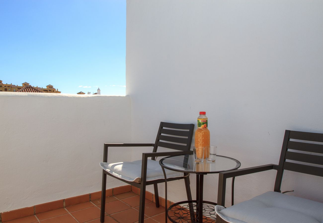 Ferienwohnung in Estepona - Golf Hills Marbella - Beautiful decorated incl. lounge terrace