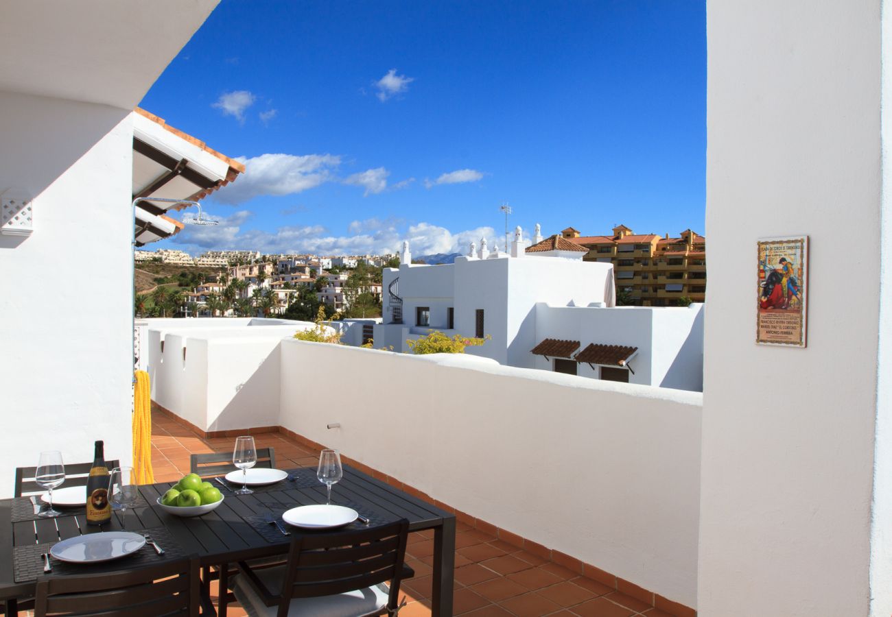 Ferienwohnung in Estepona - Golf Hills Marbella - Beautiful decorated incl. lounge terrace