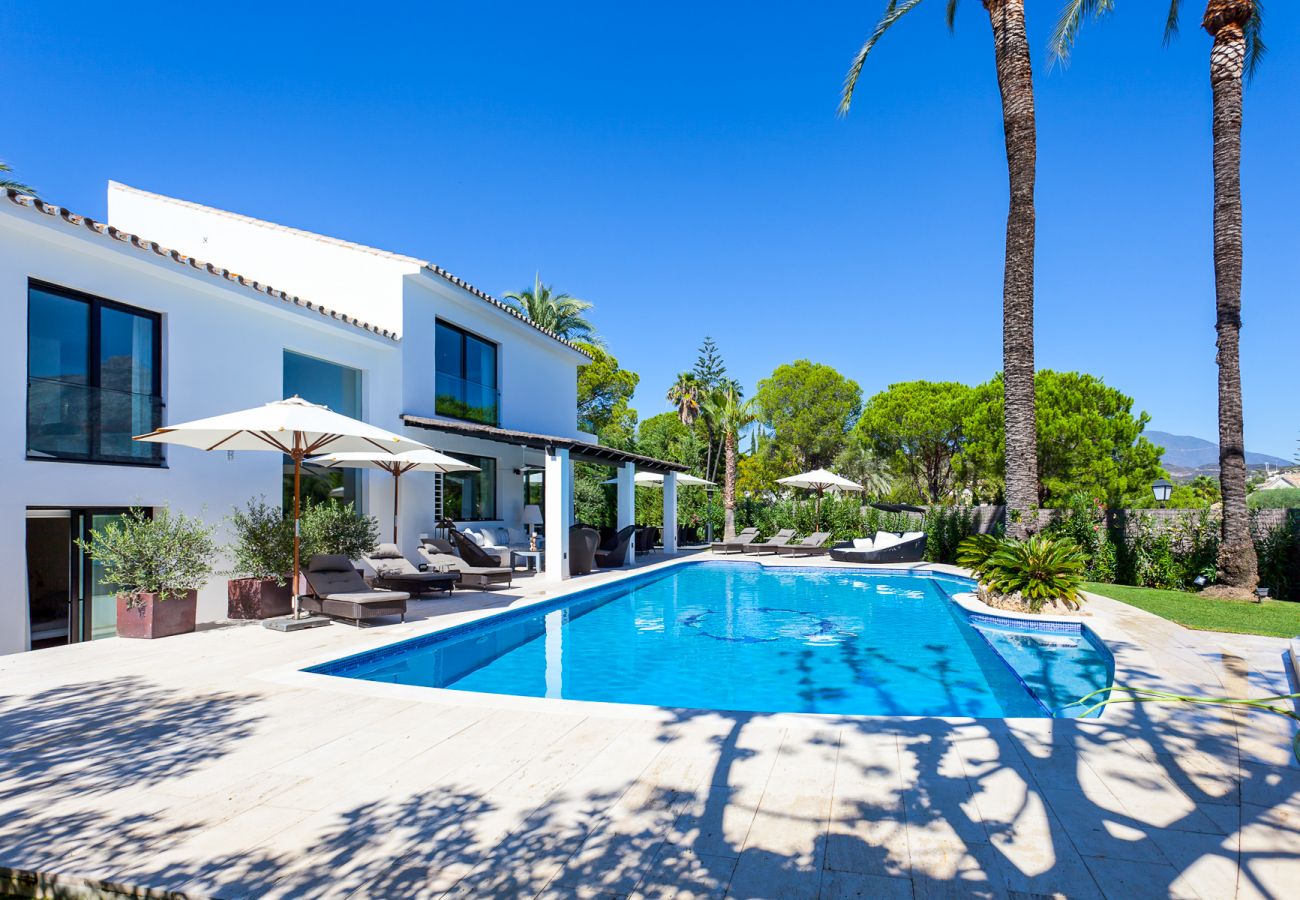 Villa in Marbella - La Corsa Marbella - Luxury 5 bed/bath villa with private pool, jacuzzi