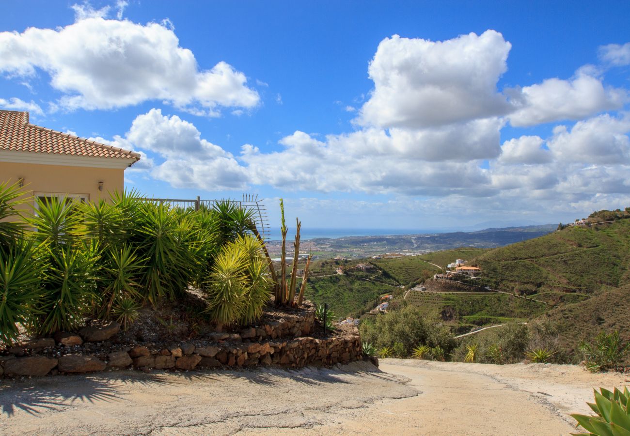 Villa in Algarrobo - Casa Turbolina - Large Country House with Private Pool