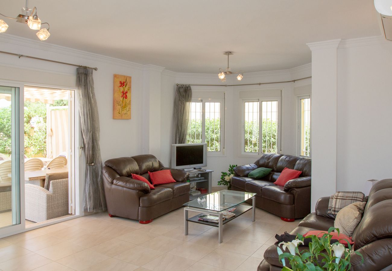 Villa in Caleta de velez - Villa Samara - Lovely large villa. Great for families and groups