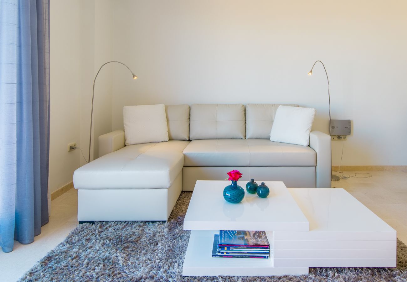 Ferienwohnung in Marbella - Santa Maria, Marbella - Exclusive 2 level Penthouse, Sea View, Parking