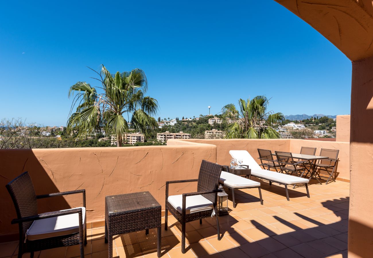 Ferienwohnung in Marbella - Santa Maria, Marbella - Exclusive 2 level Penthouse, Sea View, Parking