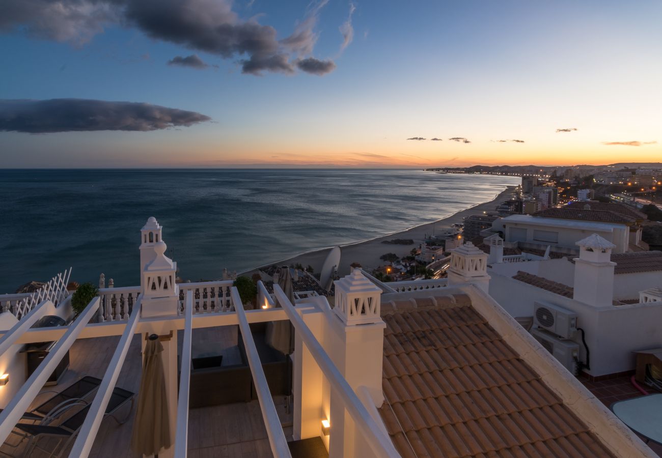 Ferienwohnung in Benalmádena - Balcon de Benalmadena - Unique Penthouse Terrace w/ Mediterranean View