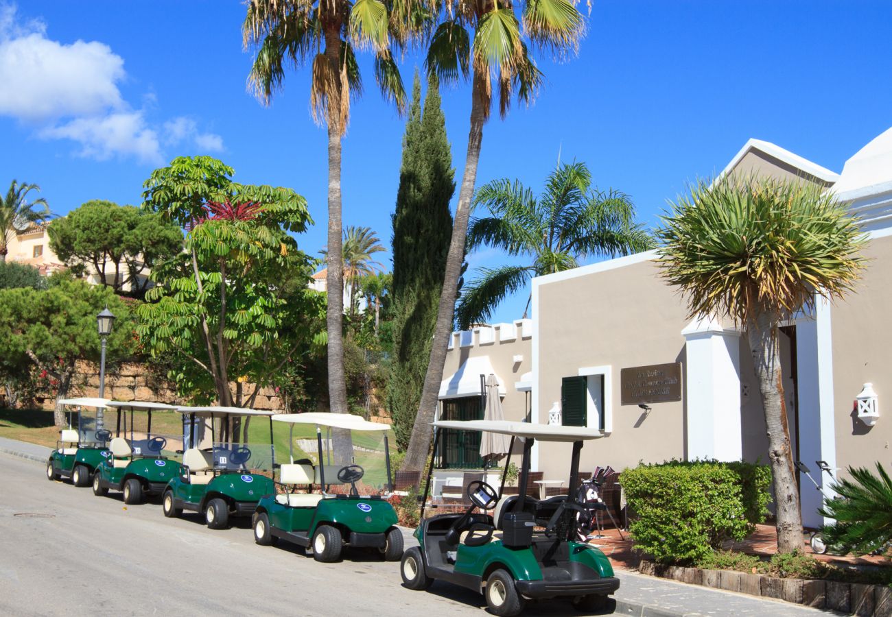 Apartment in Estepona - Golf Hills Marbella - Beautiful decorated incl. lounge terrace