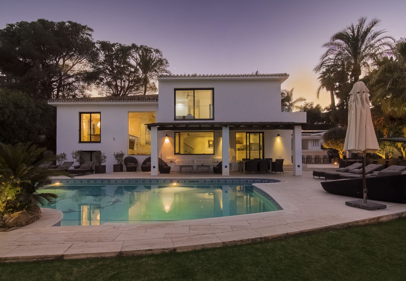 Villa in Marbella - La Corsa Marbella - Luxury 5 bed/bath villa with private pool, jacuzzi