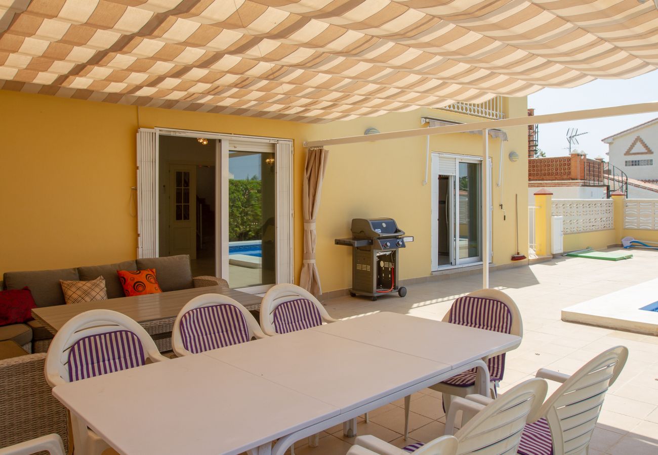 Villa in Caleta de velez - Villa Samara - Lovely large villa. Great for families and groups